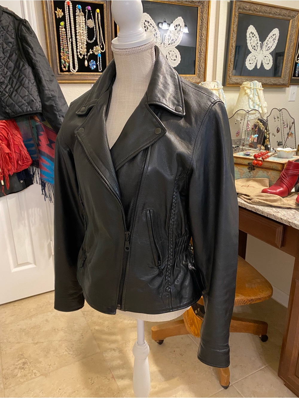 Bikers Club Black Leather Motorcycle Jacket Lined Notch Lapel Zipper Ruching